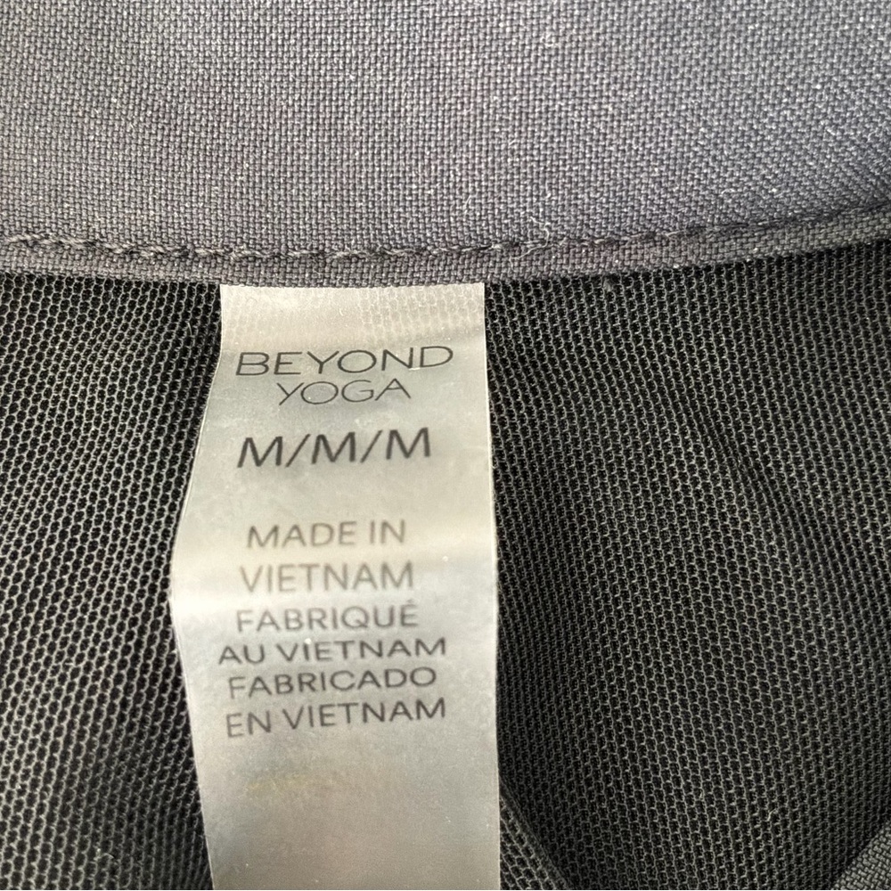 Beyond Yoga Cropped Button Front Jacket Black Col… - image 6